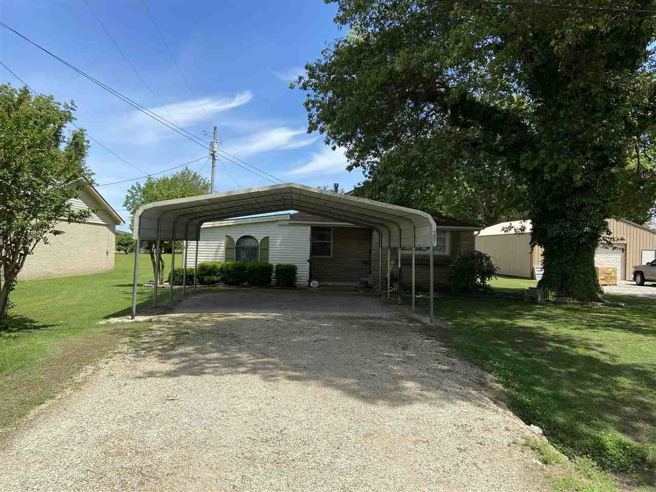 Property Photo:  307 West State St  AR 72419 