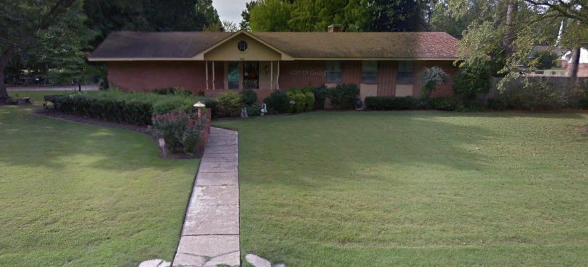 Property Photo:  901 W Hale  AR 72370 
