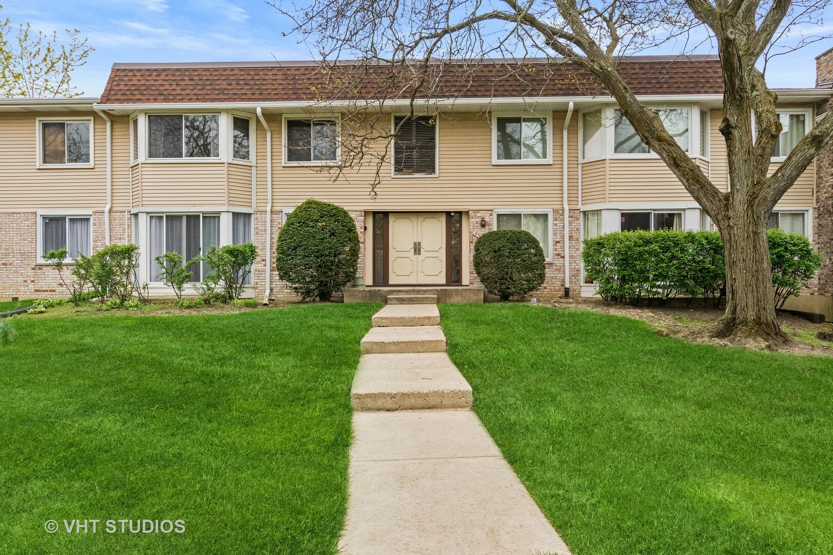 Property Photo: 2928 Roberts Drive 6 IL 60517