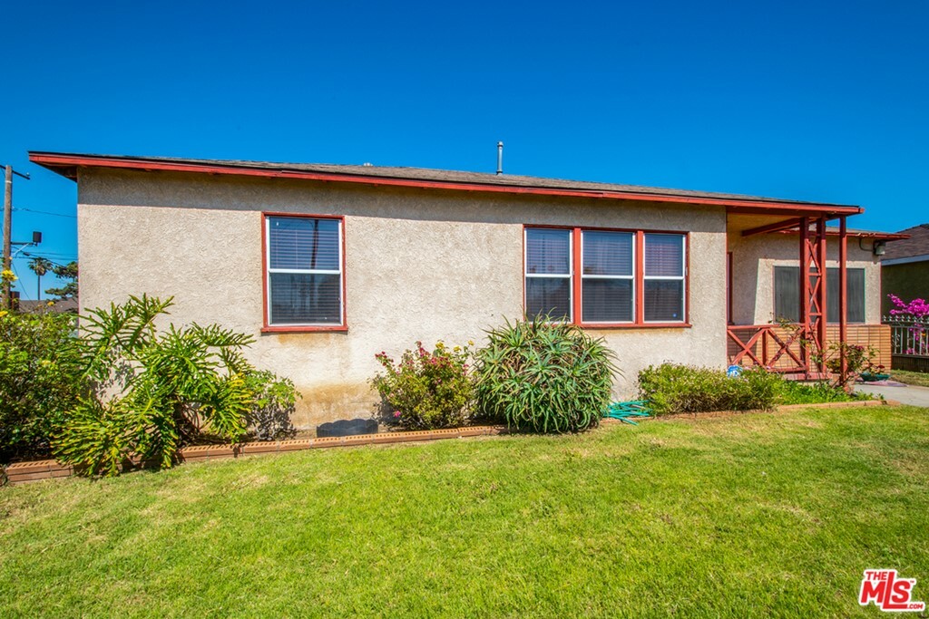 Property Photo:  1300 S Gunlock Avenue  CA 90220 