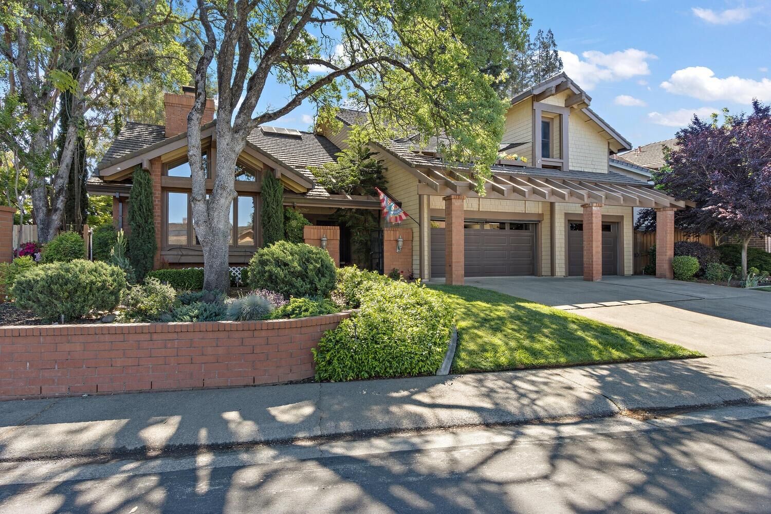 Property Photo: 9194 Saddle Ridge Way CA 95628