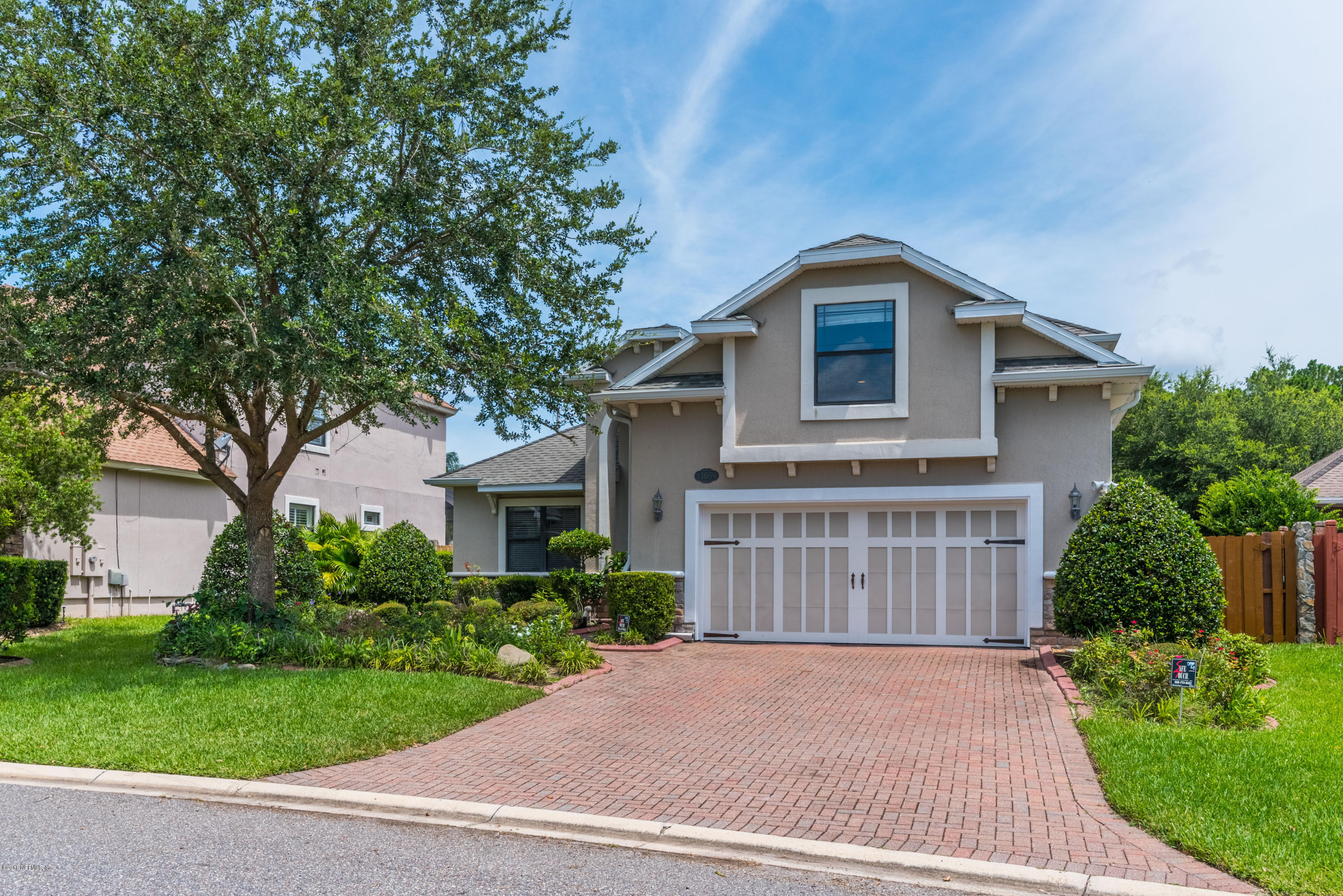 Property Photo: 13059 Highland Glen Way N FL 32224