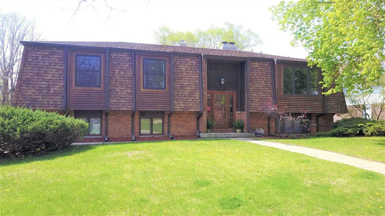 Property Photo: 3130 Windsor Ln WI 53546