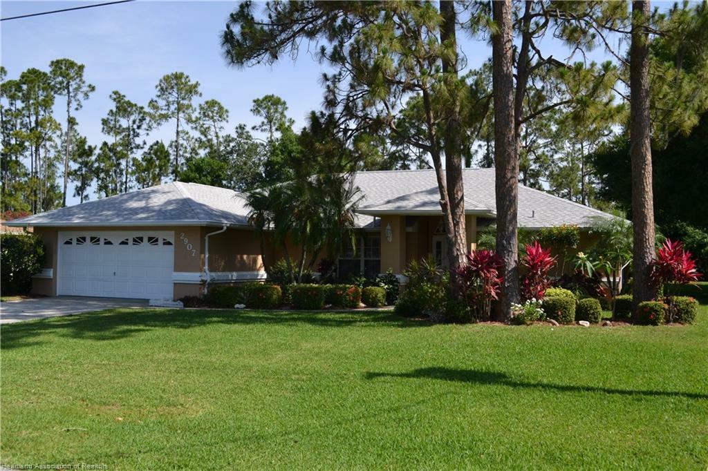 Property Photo:  2907 Par Road  FL 33872 