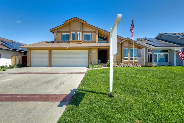 Property Photo:  726 Sunningdale Dr  CA 92057 