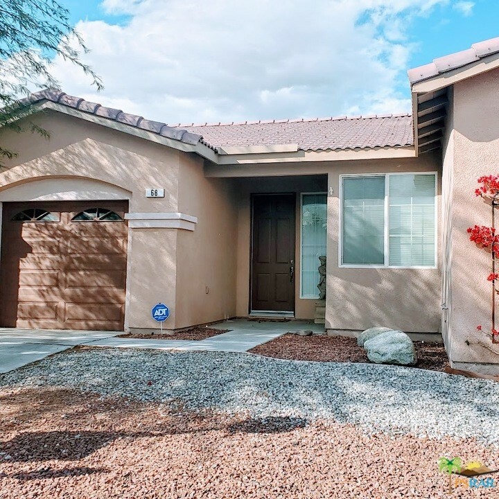 Property Photo:  65565 Acoma Avenue 68  CA 92240 