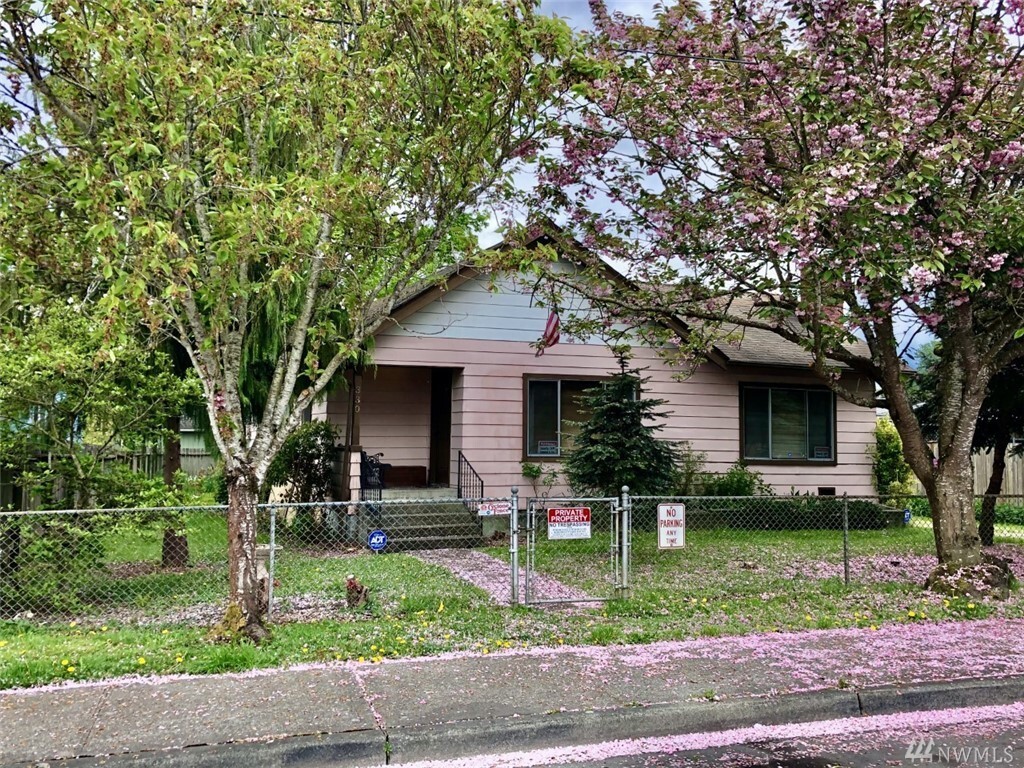 Property Photo: 330 V St SE WA 98002