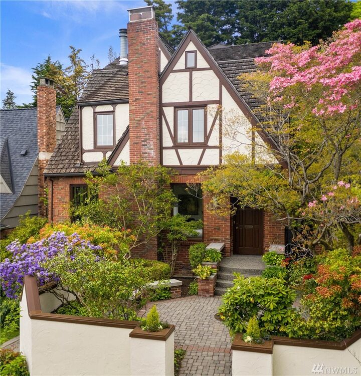 4334 NE 43rd St  Seattle WA 98105 photo