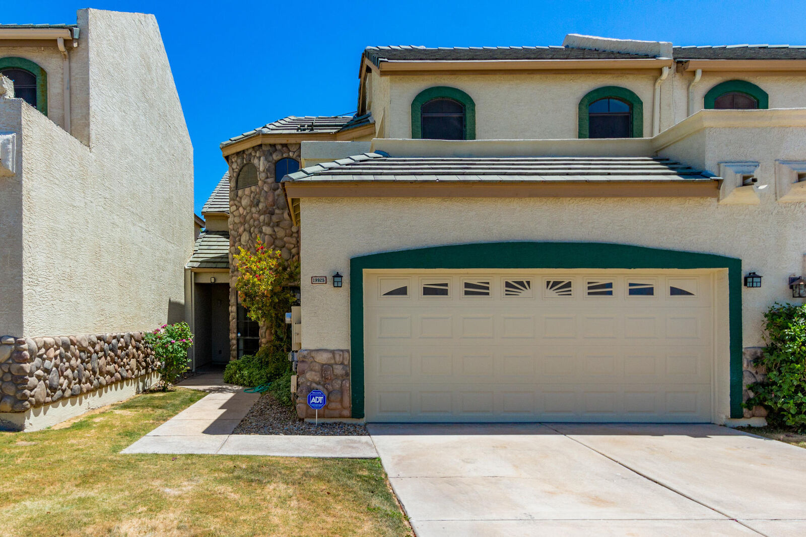 Property Photo: 19925 N Denaro Drive AZ 85308