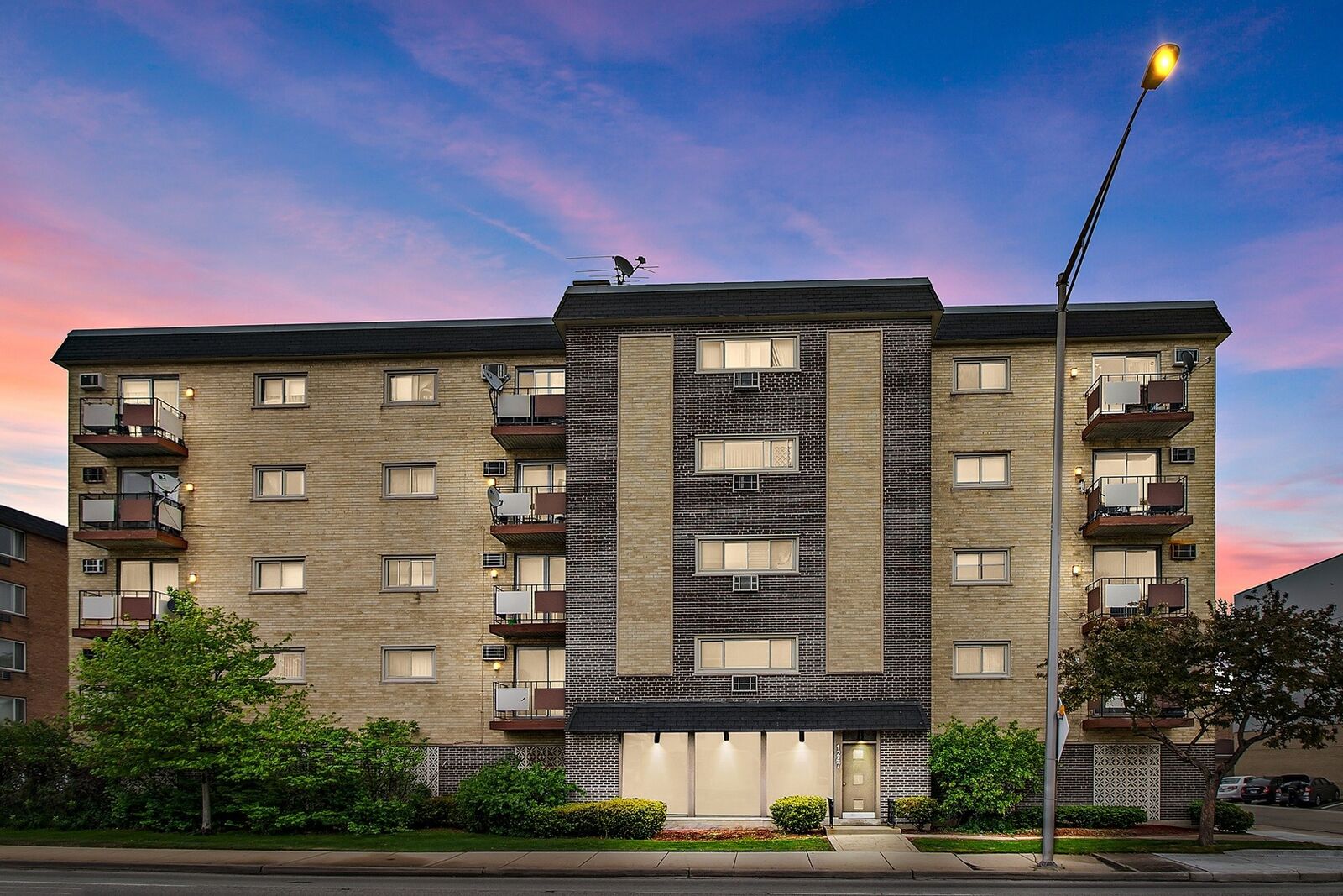 Property Photo: 1247 S Harlem Avenue 105 IL 60402