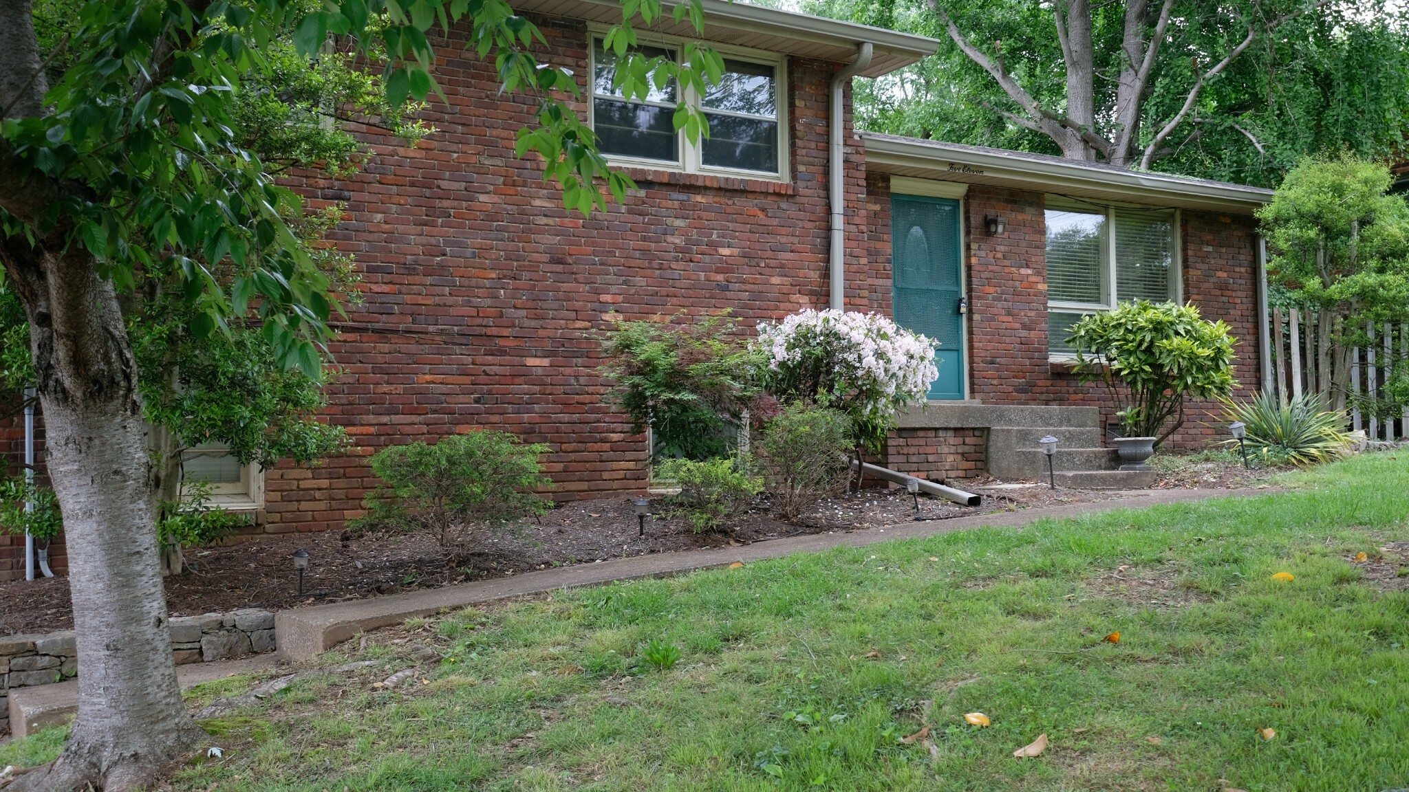 Property Photo:  511 McDonald Dr  TN 37217 