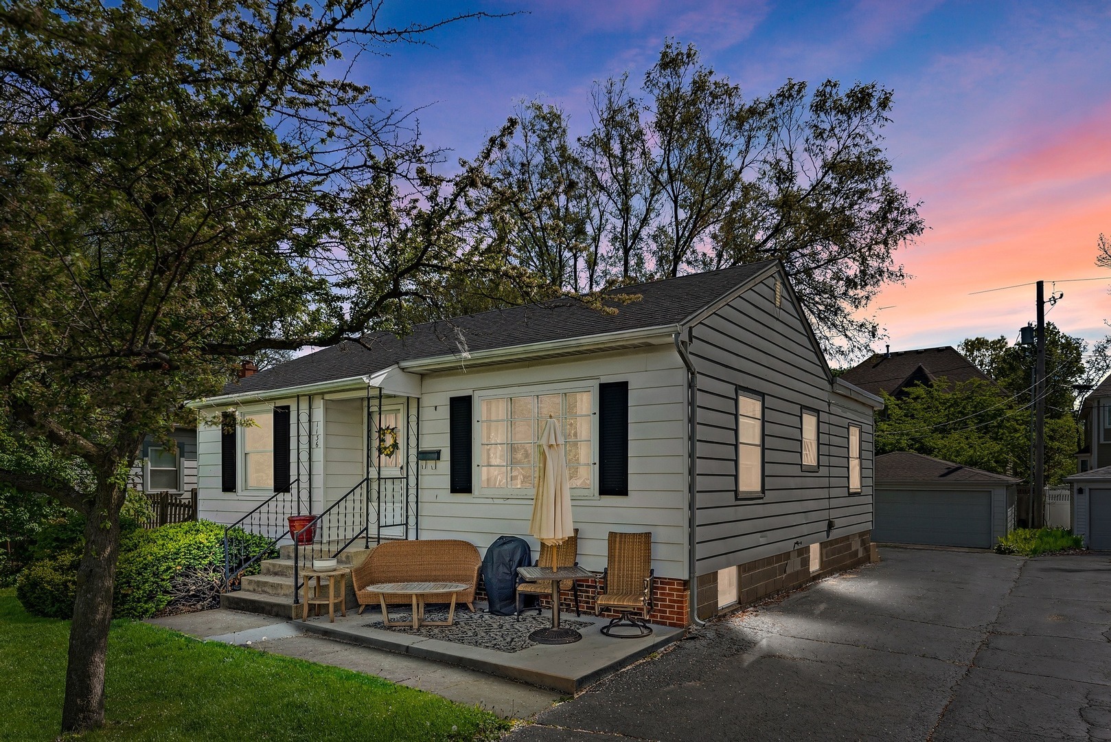 Property Photo: 1136 N Webster Street IL 60563