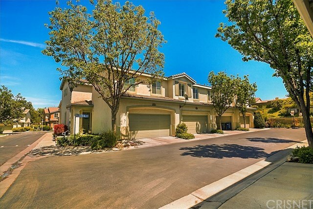 Property Photo:  25406 Quail Creek Court  CA 91350 