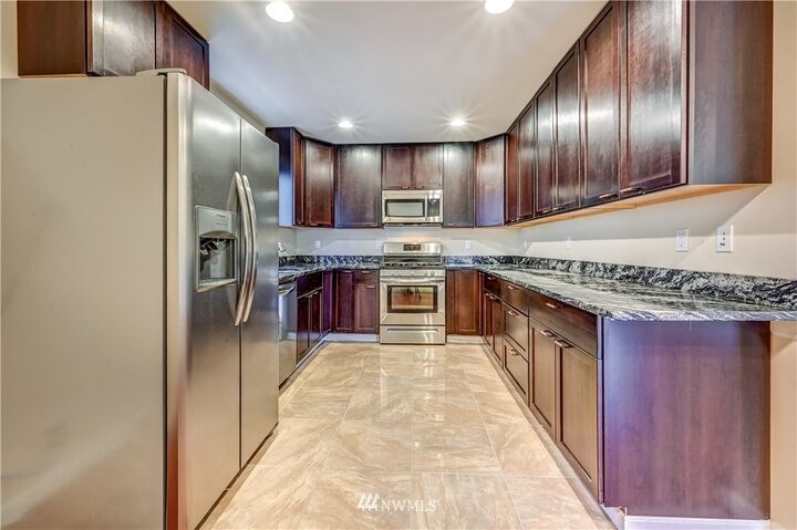 Property Photo: 5790 Roosevelt Way NE WA 98105