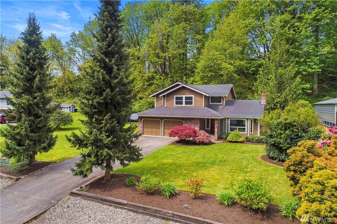 Property Photo: 13002 183rd Ave SE WA 98290