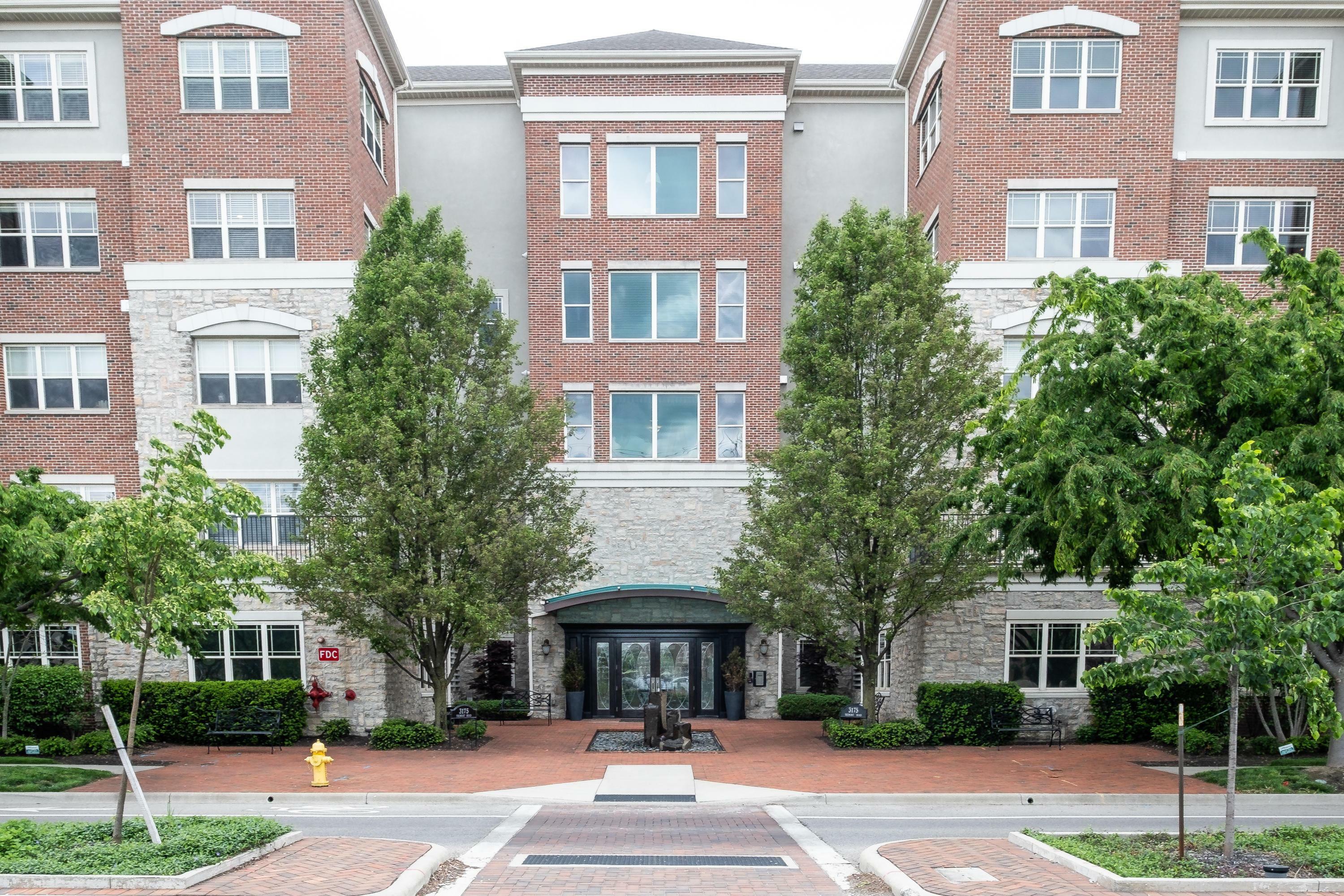 Property Photo: 3175 Tremont Road OH 43221