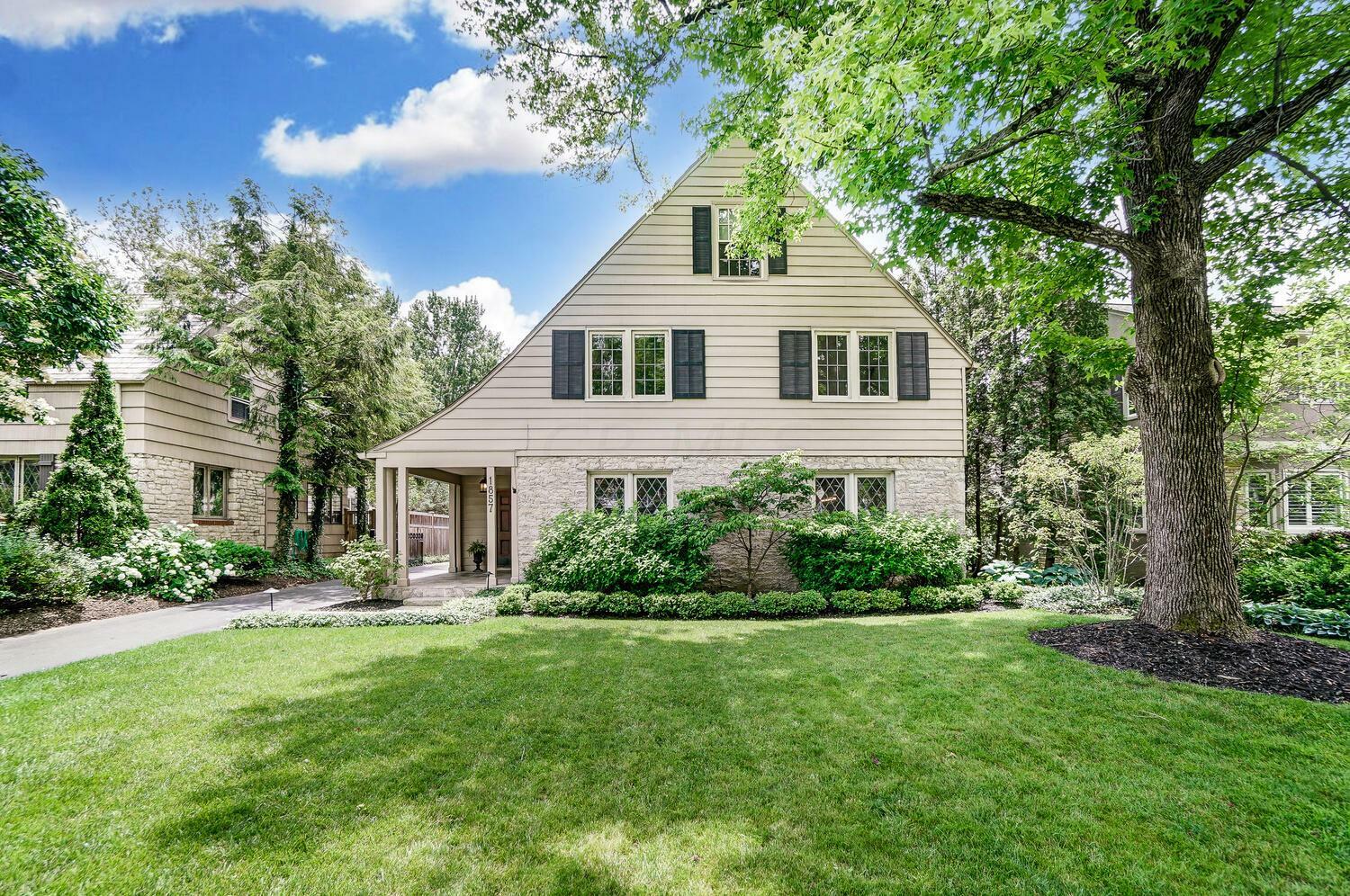 Property Photo: 1857 Collingswood Road OH 43221