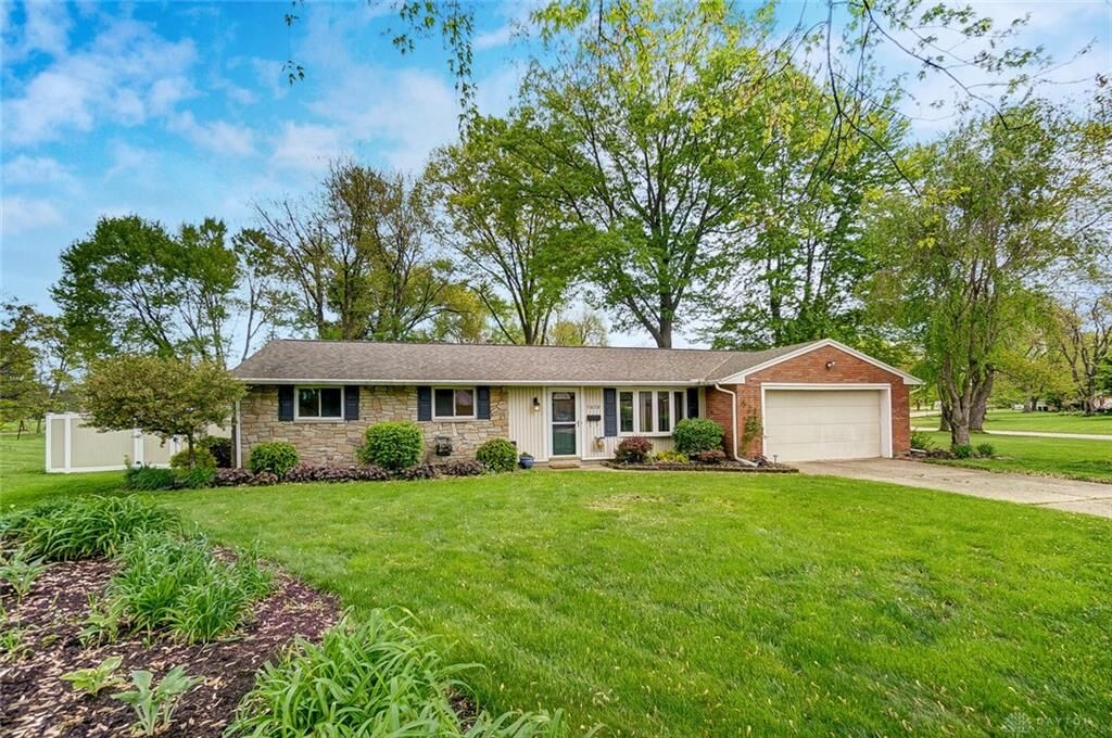 Property Photo: 5020 Glenmina Drive OH 45440