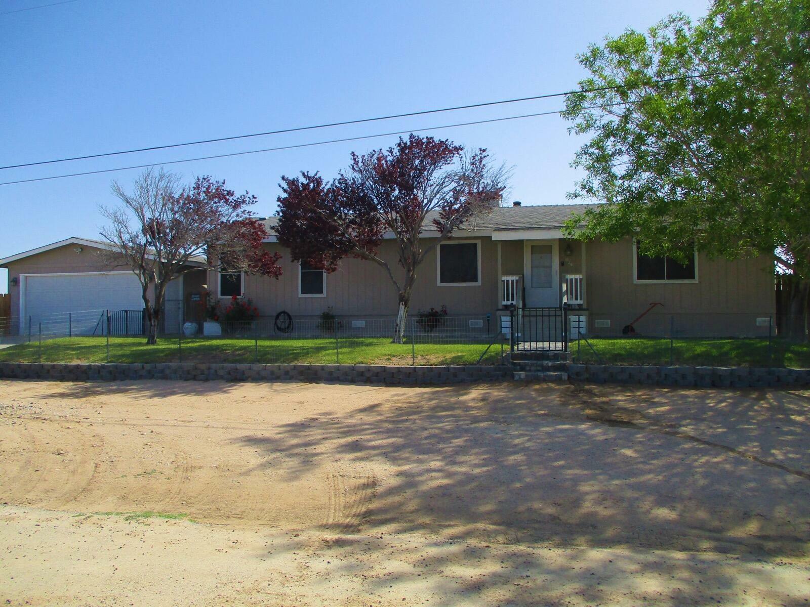 Property Photo:  20024 Lehigh Street  CA 93505 