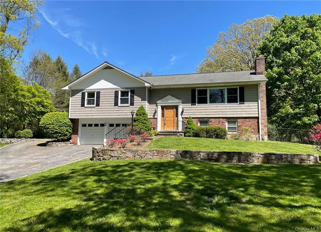 Property Photo:  1568 Old Orchard Street  NY 10604 