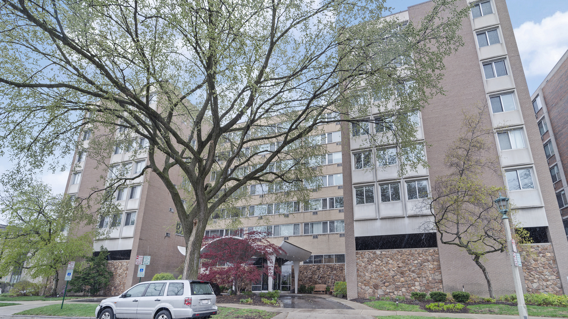 Property Photo:  151 N Kenilworth Avenue 1C  IL 60301 