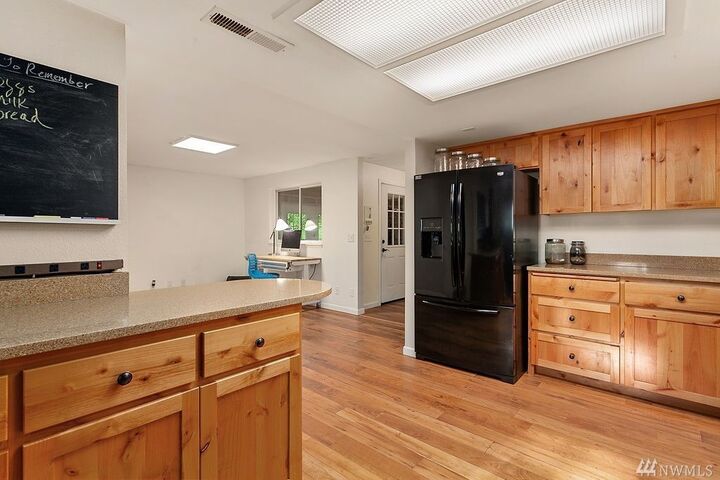 Property Photo: 2902 SW Dash Point Rd WA 98023