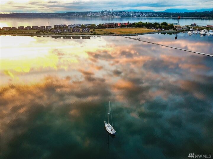 Property Photo: 9426 Turnstone Lane 30 WA 98230