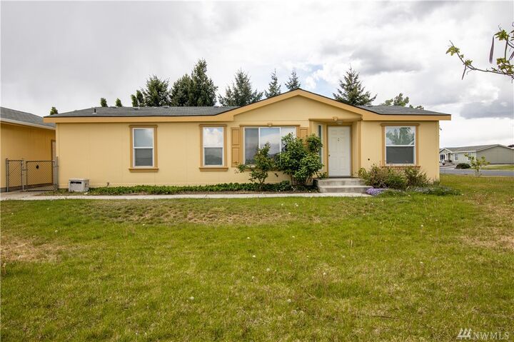 Property Photo:  522 J St SE  WA 98823 