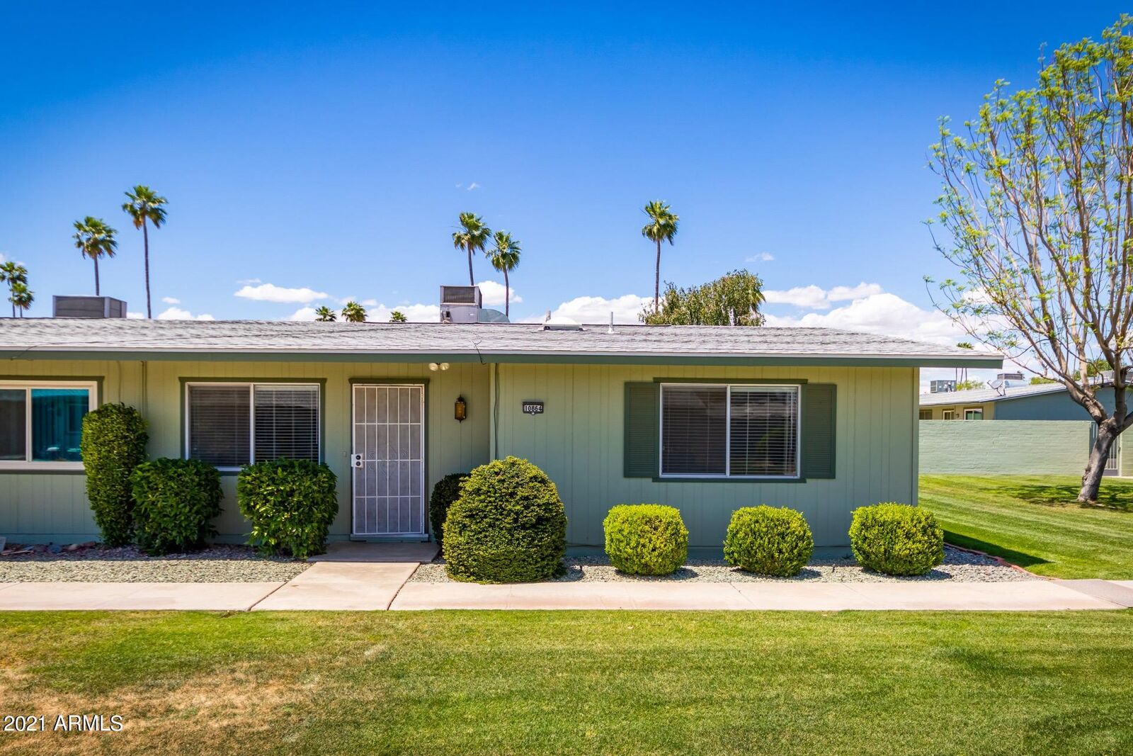 Property Photo: 10864 W Santa Fe Drive AZ 85351
