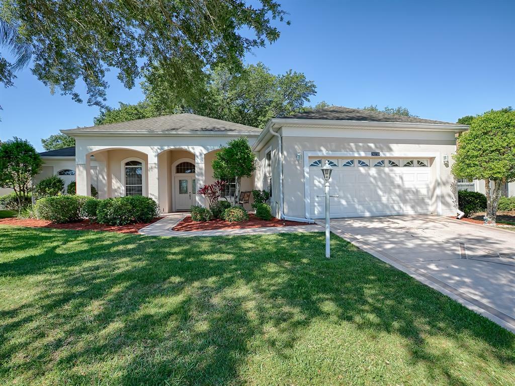 Property Photo:  24239 Belle Mede Drive  FL 34748 