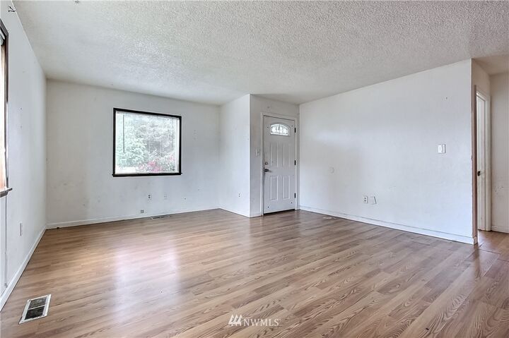 Property Photo: 4610 S American Lake Boulevard WA 98409