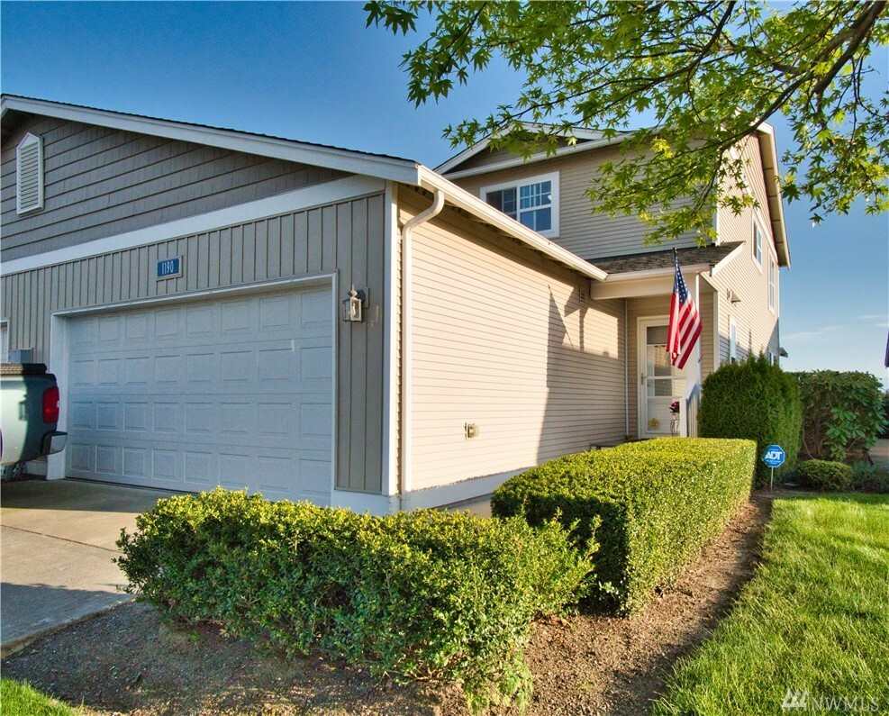 Property Photo:  1190 Decatur Cir  WA 98233 