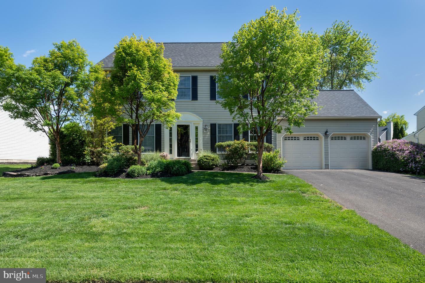 Property Photo:  242 E Fairwood Drive  PA 18914 