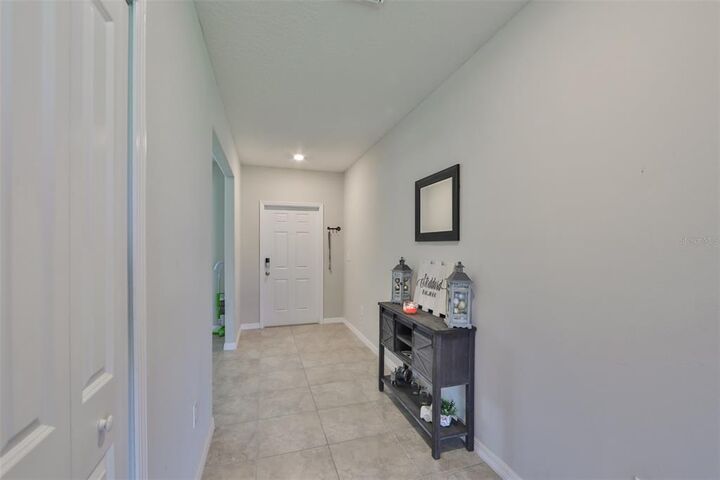 Property Photo:  10116 Rosemary Leaf Lane  FL 33578 