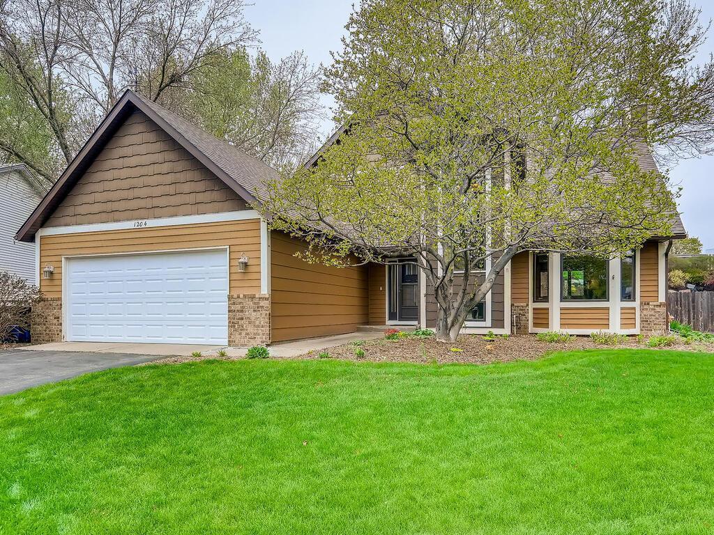 Property Photo: 1204 Rushmore Crescent MN 55306