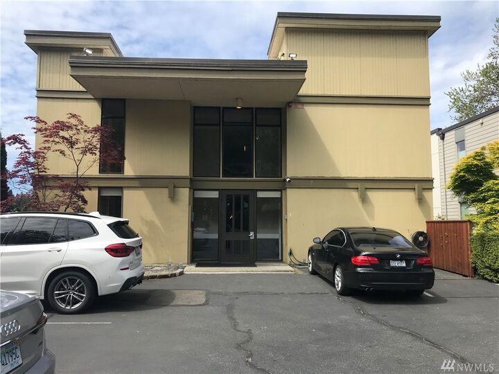 Property Photo:  4561 Lake Washington Blvd NE 206  WA 98033 