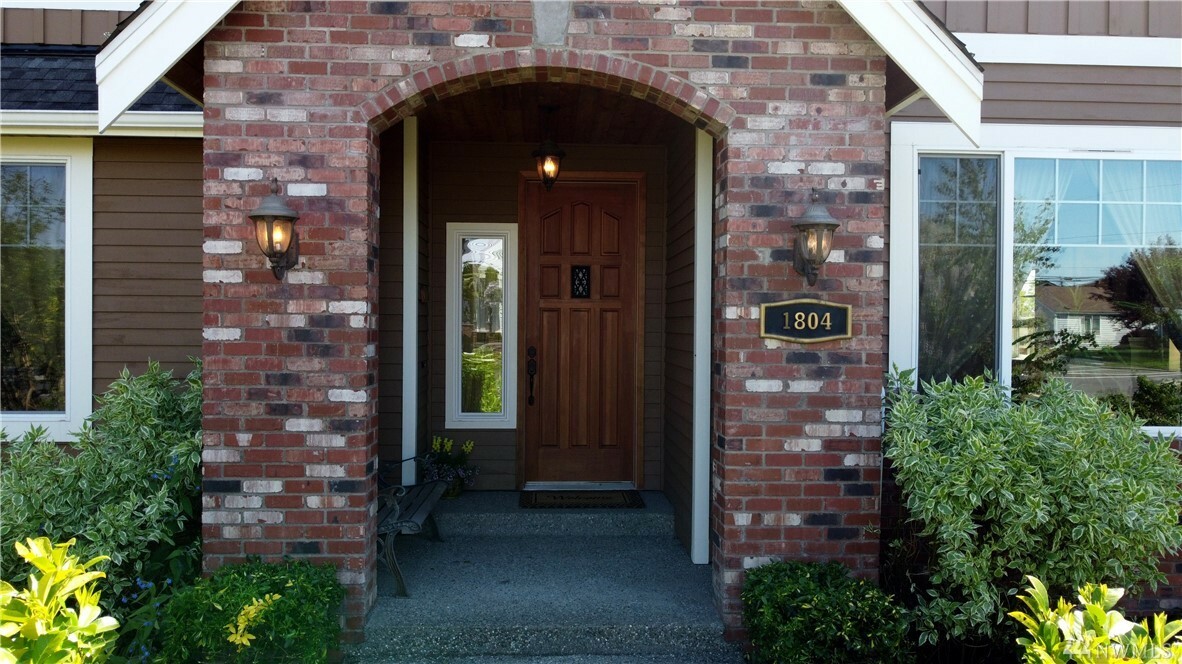 Property Photo:  1804 3rd St  WA 98270 