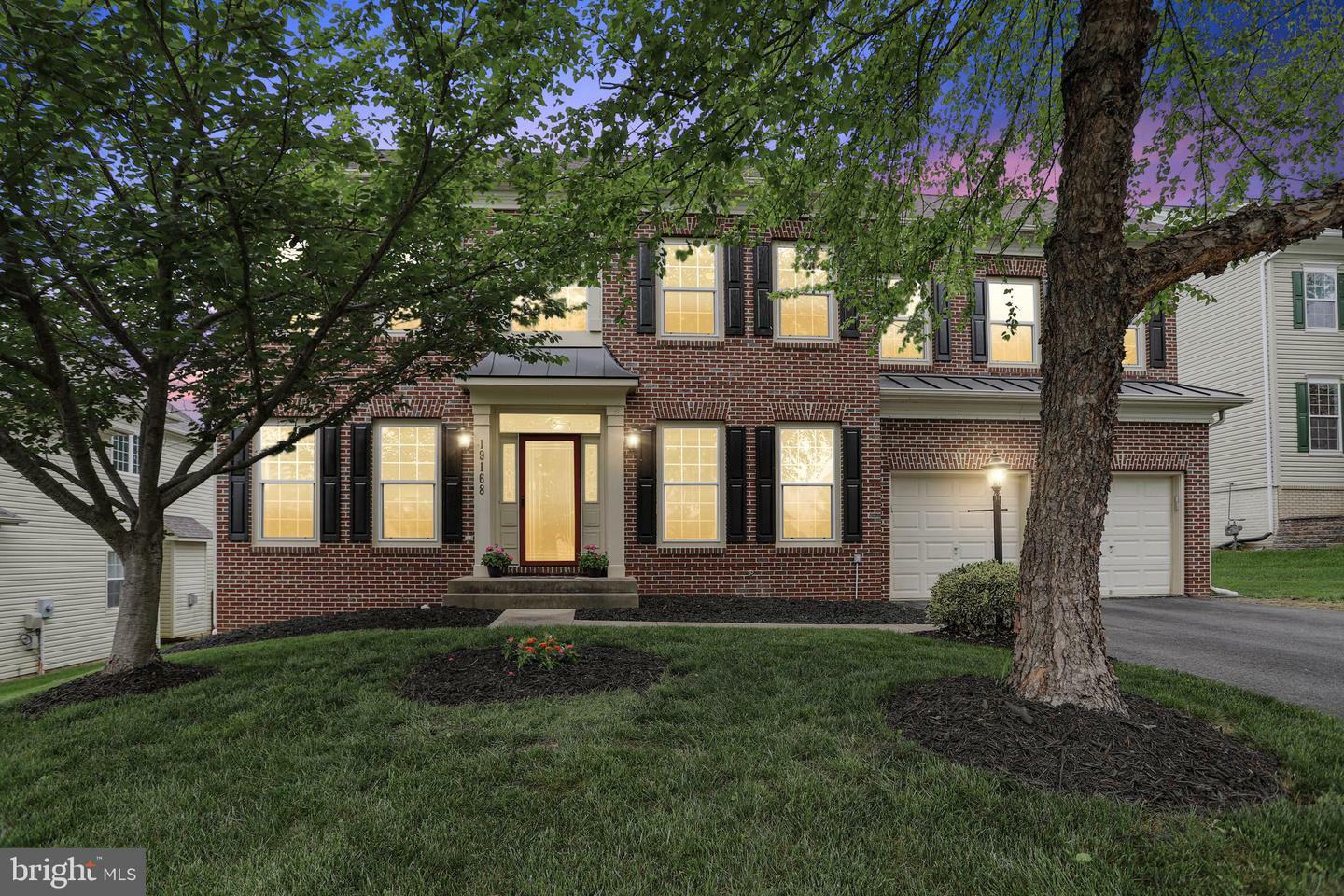 Property Photo: 19168 Potomac Crest Drive VA 22172