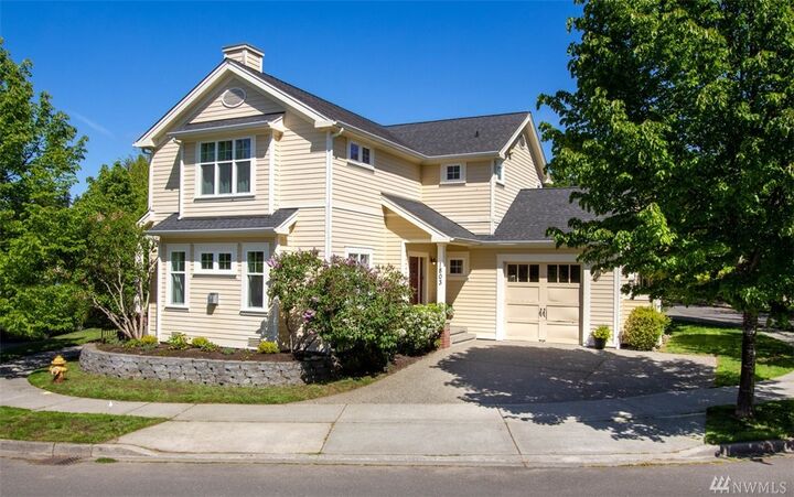1803 Parade Grounds Ave NE  Bainbridge Island WA 98110 photo