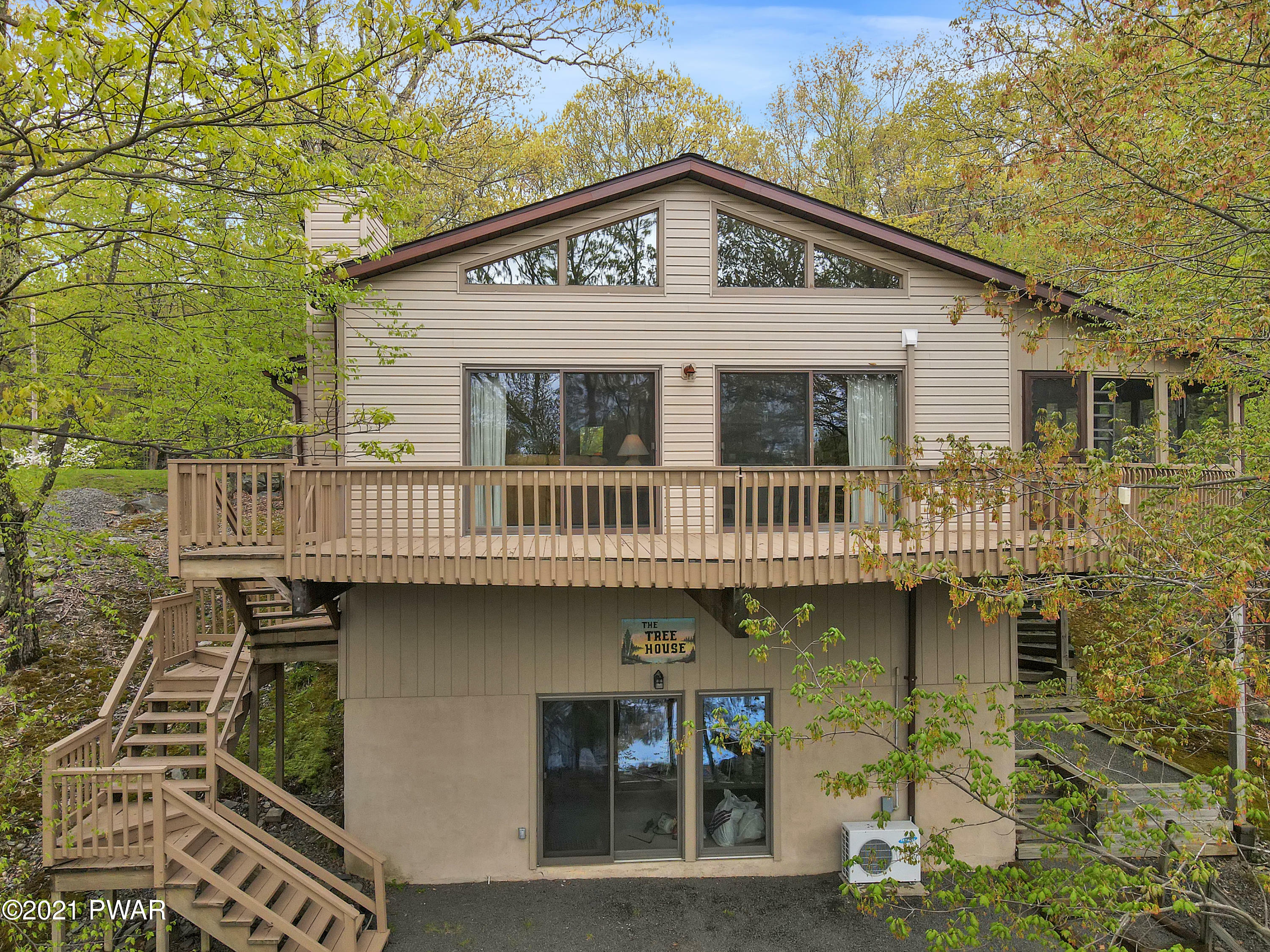 Property Photo:  136 N Lake Drive  PA 18328 