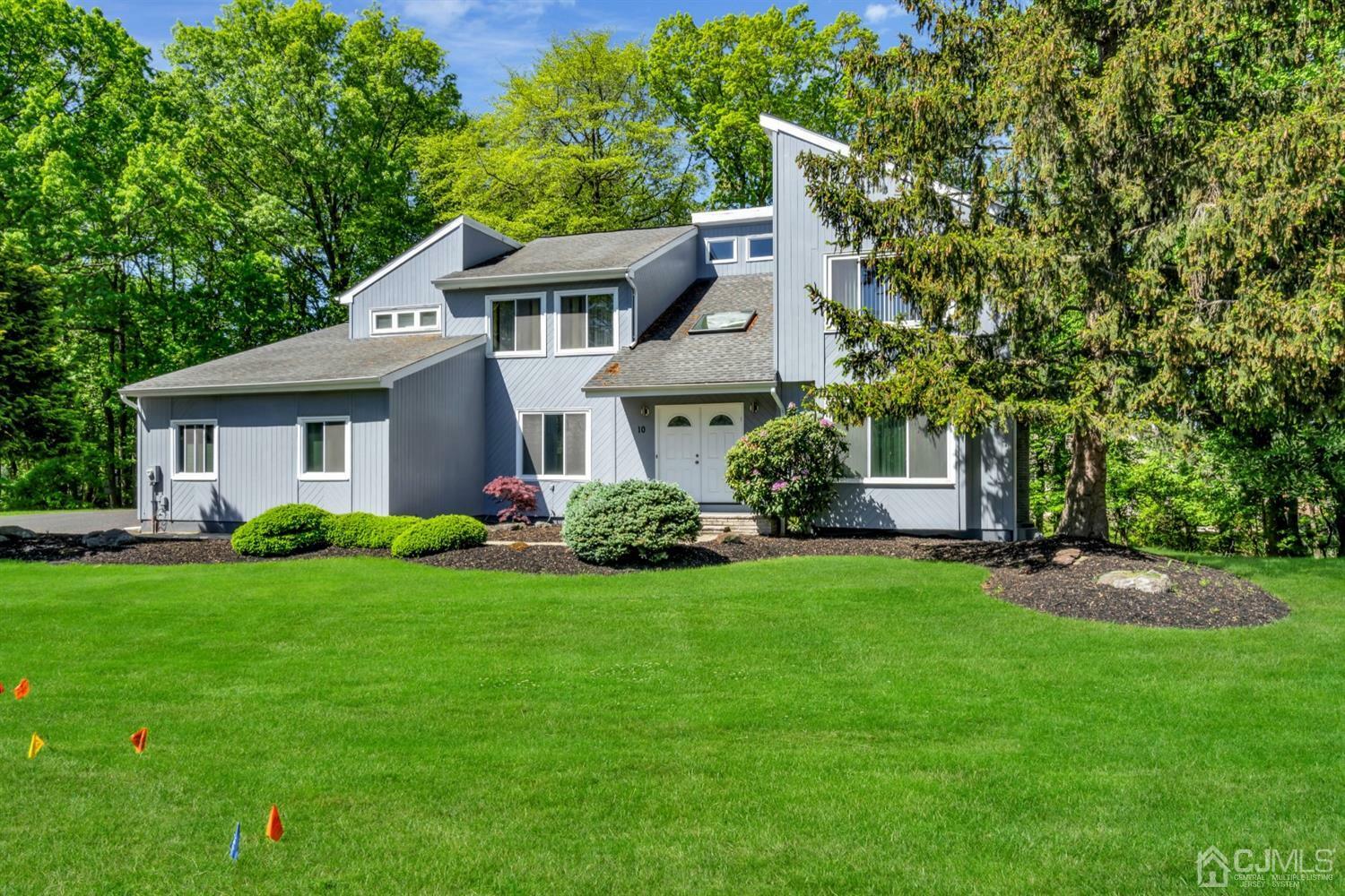 Property Photo:  10 Persimmon Court  NJ 08816 