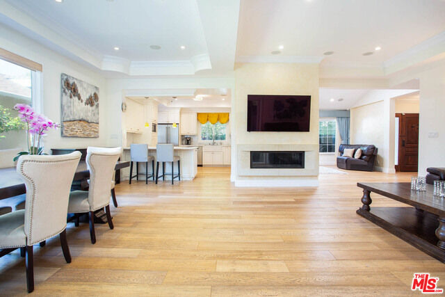 Property Photo:  825   Norway Ln  CA 90049 