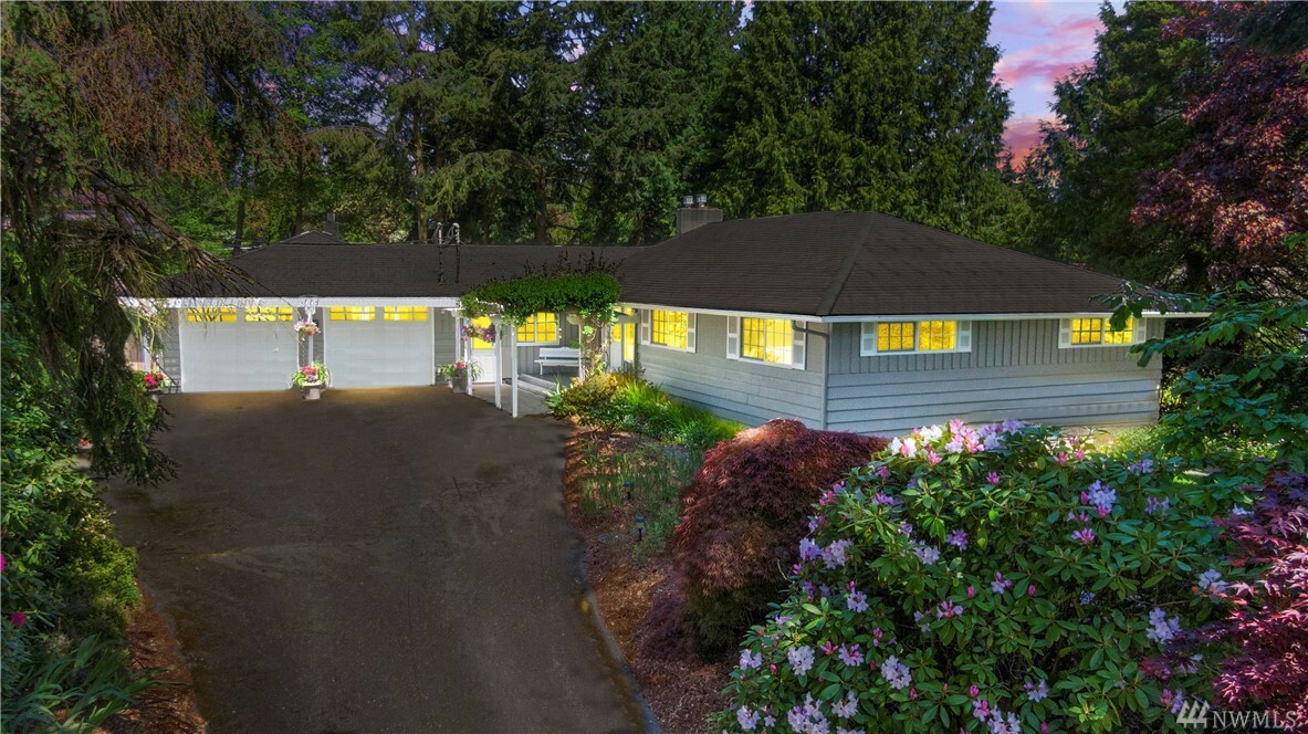 Property Photo: 8005 242nd St SW WA 98026