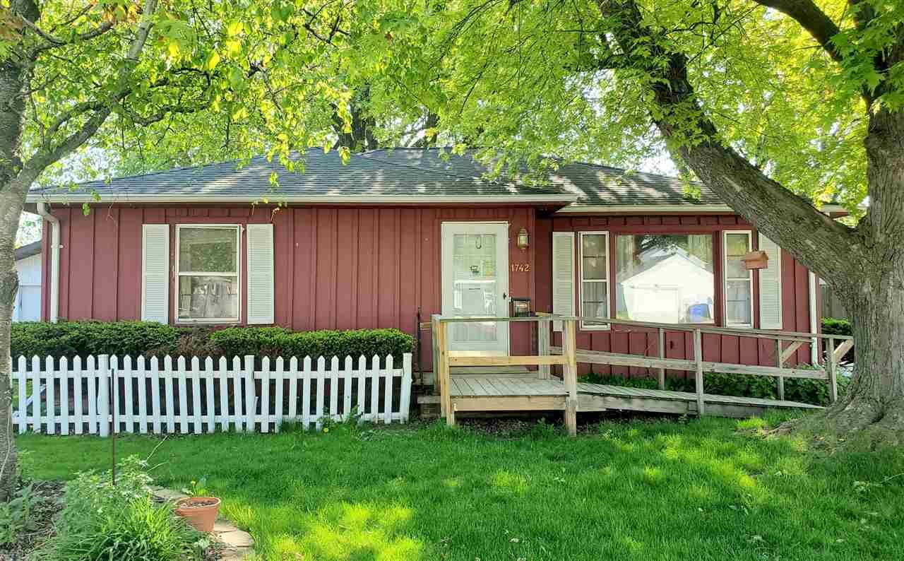 Property Photo: 1742 N Helen Street WI 54911-3311