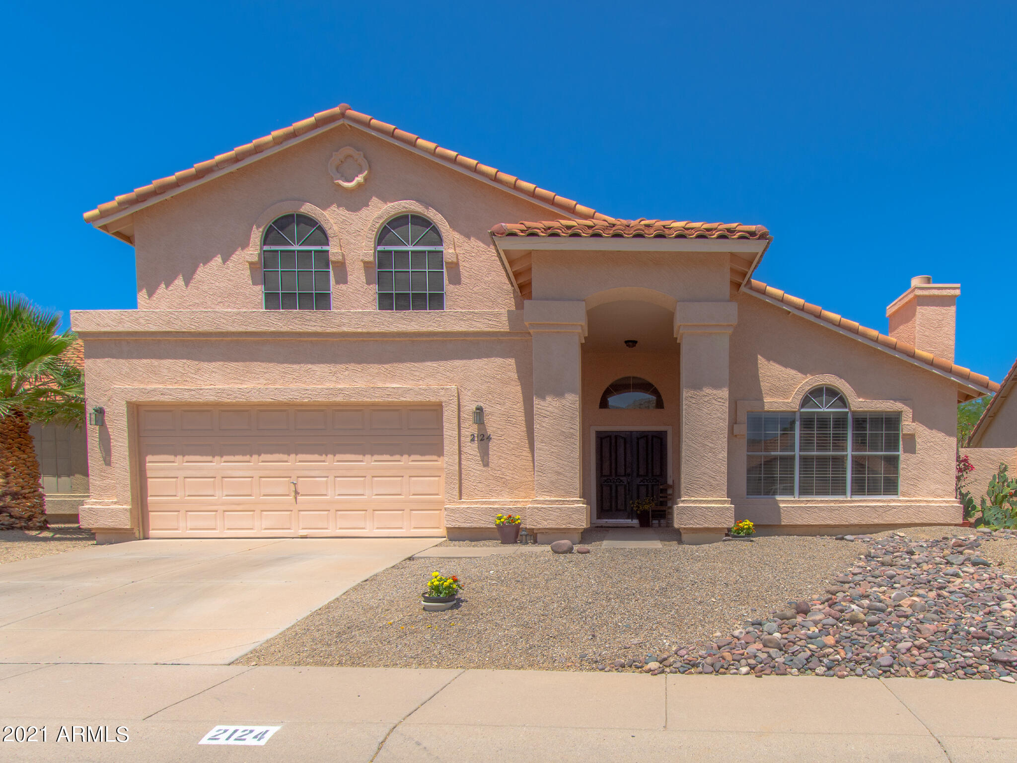 Property Photo: 2124 E Cathedral Rock Drive AZ 85048