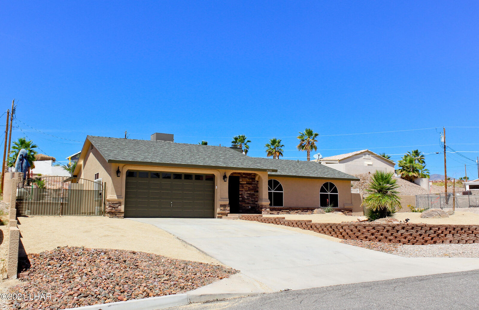 Property Photo: 3639 Bluecrest Dr AZ 86406