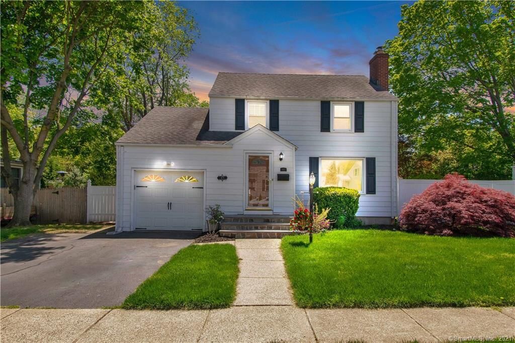 Property Photo:  45 Clifflawn Road  CT 06614 