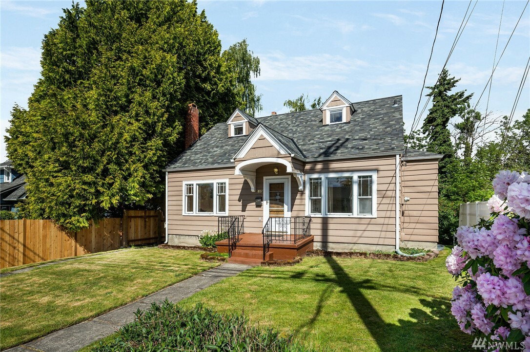 Property Photo:  5807 S Sheridan Ave  WA 98408 