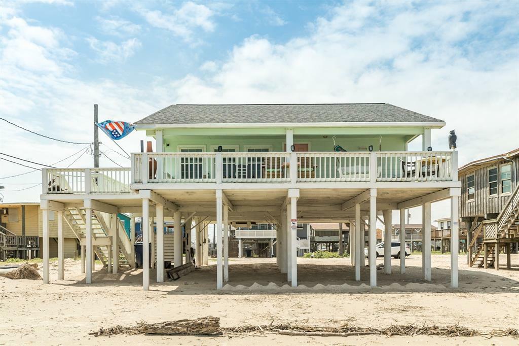 Property Photo: 1115 White Cap Drive TX 77541