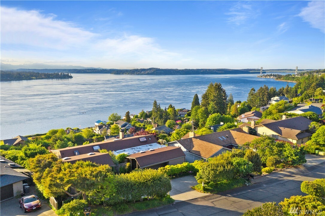 Property Photo:  4622 Wayneworth St W  WA 98466 